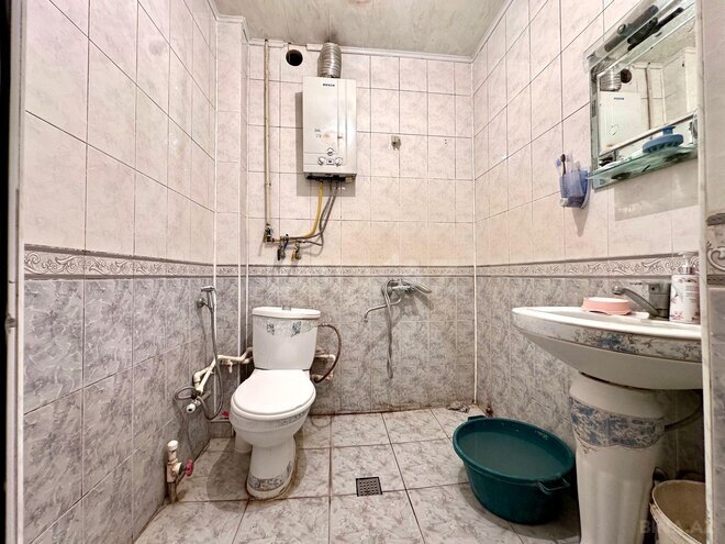 Продаётся 3-комн. вторичка 70 м², м. Нефтчиляр, photo 13 from 14