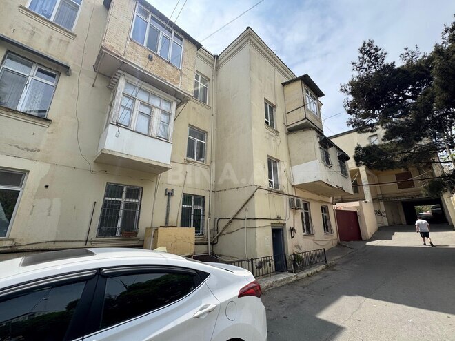Satılır 4 otaqlı köhnə tikili 127.7 m², Badamdar q., photo 18 from 19