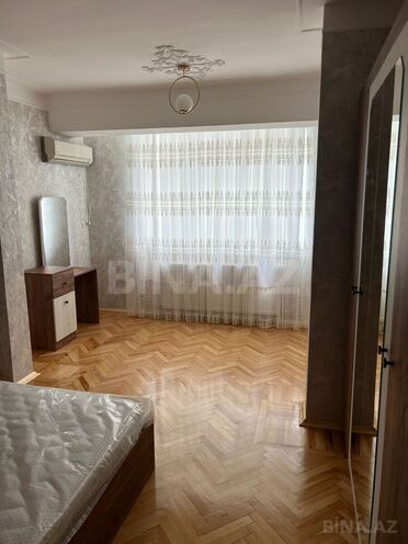 Продаётся 3-комн. вторичка 70 м², м. Низами, photo 11 from 24
