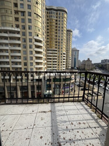 Продаётся 3-комн. вторичка 100 м², м. Низами, photo 17 from 28