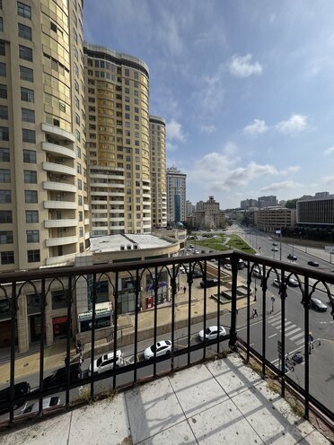Продаётся 3-комн. вторичка 100 м², м. Низами, photo 18 from 28