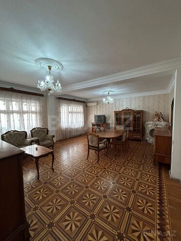 Satılır 5 otaqlı köhnə tikili 150 m², Azadlıq Prospekti m., photo 13 from 24