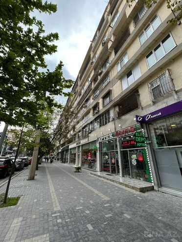 Satılır 5 otaqlı köhnə tikili 150 m², Azadlıq Prospekti m., photo 1 from 24