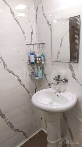 Продаётся 3-комн. вторичка 60 м², м. Кара Караев, photo 18 from 32