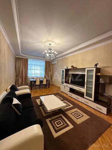 Сдаётся 3-комн. новостройка 125 м², м. Низами, photo 1 from 13