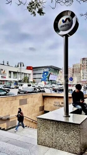Продаётся 3-комн. вторичка 65 м², м. Нариман Нариманов, photo 1 from 11