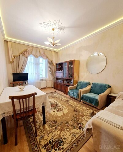 Satılır 2 otaqlı köhnə tikili 70 m², Həzi Aslanov m., photo 1 from 7