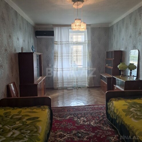 Сдаётся 2-комн. вторичка 60 м², м. Низами, photo 1 from 12