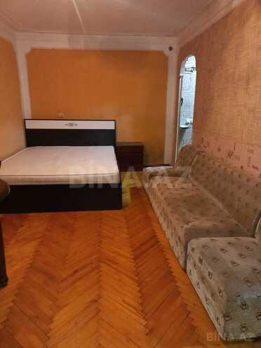 Сдаётся 2-комн. вторичка 45 м², м. Иншаатчылар, photo 1 from 15