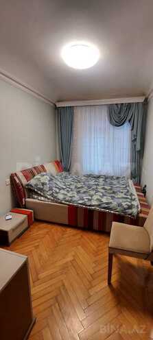 Продаётся 3-комн. вторичка 67 м², м. Низами, photo 6 from 14