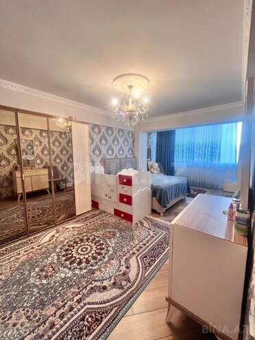 Satılır 3 otaqlı köhnə tikili 75 m², İnşaatçılar m., photo 1 from 24