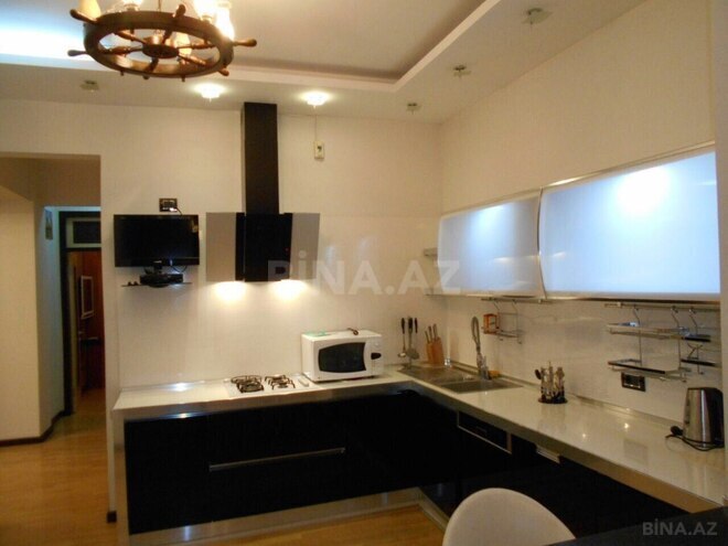 İcarəyə verilir 3 otaqlı köhnə tikili 100 m², Sahil m., photo 1 from 22