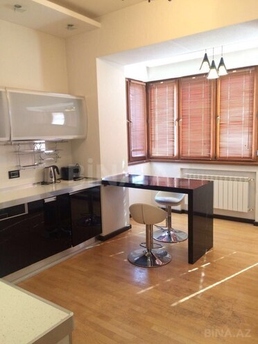 İcarəyə verilir 3 otaqlı köhnə tikili 100 m², Sahil m., photo 3 from 22