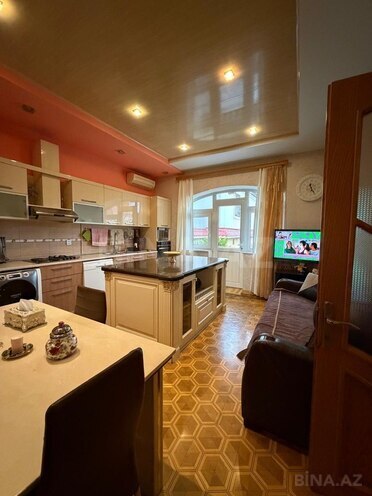 Satılır 9 otaqlı həyət evi/bağ evi 800 m², Badamdar q., photo 11 from 22
