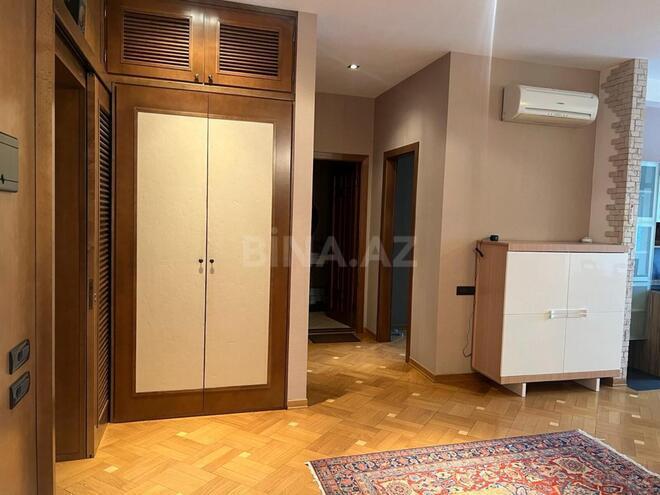 Сдаётся 3-комн. новостройка 117 м², м. Низами, photo 15 from 16