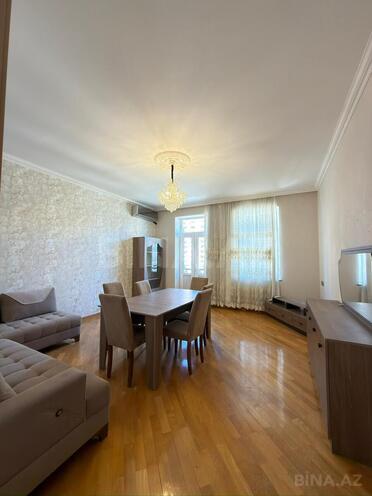 Продаётся 3-комн. вторичка 90 м², м. Низами, photo 7 from 19