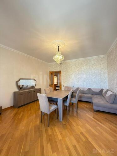 Продаётся 3-комн. вторичка 90 м², м. Низами, photo 3 from 19