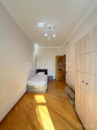 Продаётся 3-комн. вторичка 90 м², м. Низами, photo 18 from 19