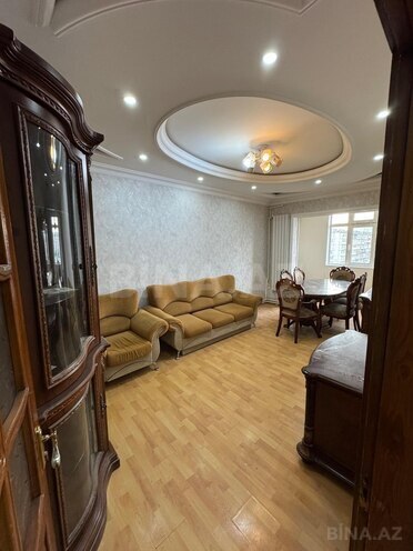Сдаётся 3-комн. вторичка 90 м², м. Азадлыг проспекти, photo 1 from 8