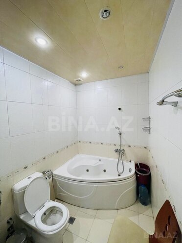 Satılır 4 otaqlı köhnə tikili 143 m², 28 May m., photo 21 from 24