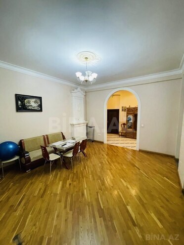 Satılır 4 otaqlı köhnə tikili 143 m², 28 May m., photo 10 from 24
