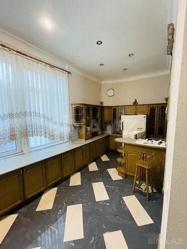 Satılır 4 otaqlı köhnə tikili 143 m², 28 May m., photo 18 from 24