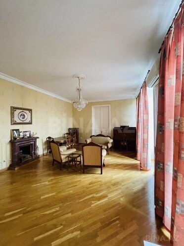 Satılır 4 otaqlı köhnə tikili 143 m², 28 May m., photo 5 from 24