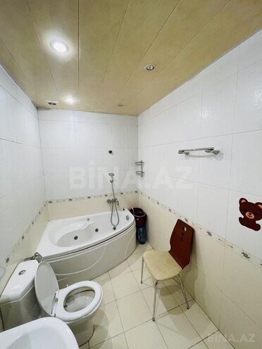 Satılır 4 otaqlı köhnə tikili 143 m², 28 May m., photo 22 from 24