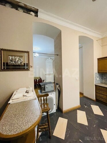 Satılır 4 otaqlı köhnə tikili 143 m², 28 May m., photo 17 from 24