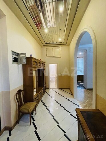 Satılır 4 otaqlı köhnə tikili 143 m², 28 May m., photo 11 from 24