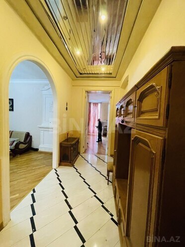 Satılır 4 otaqlı köhnə tikili 143 m², 28 May m., photo 13 from 24