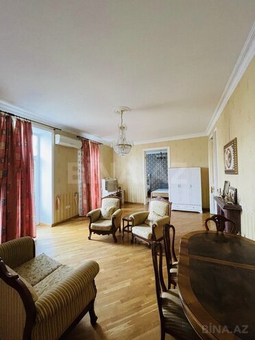 Satılır 4 otaqlı köhnə tikili 143 m², 28 May m., photo 7 from 24