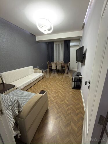 Сдаётся 3-комн. новостройка 77 м², м. Иншаатчылар, photo 1 from 10