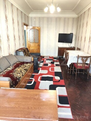 Сдаётся 2-комн. вторичка 65 м², м. Нефтчиляр, photo 3 from 9
