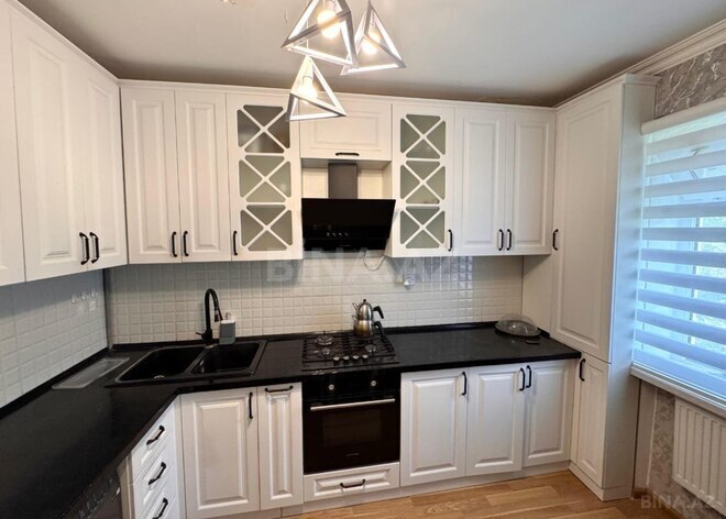 Satılır 2 otaqlı köhnə tikili 55 m², Bakıxanov q., photo 1 from 13