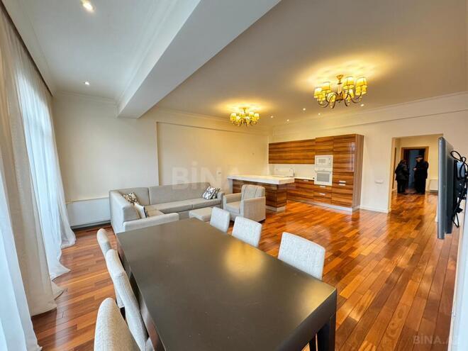 Сдаётся 3-комн. новостройка 125 м², м. Низами, photo 1 from 20