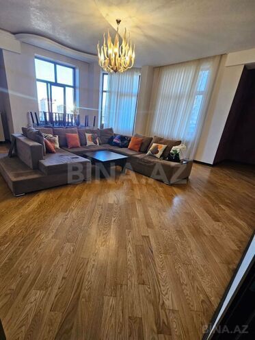 Продаётся 3-комн. новостройка 180 м², м. Низами, photo 1 from 10
