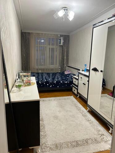 Продаётся 3-комн. вторичка 70 м², м. Кара Караев, photo 3 from 12