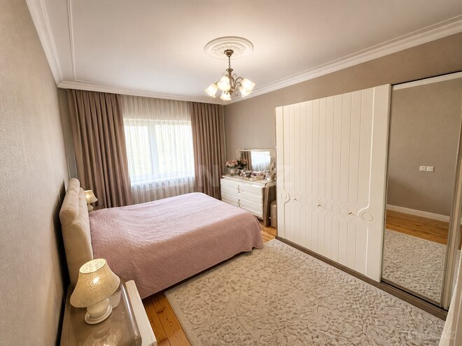 Satılır 4 otaqlı köhnə tikili 110 m², İnşaatçılar m., photo 3 from 11