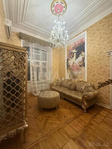 İcarəyə verilir 3 otaqlı köhnə tikili 70 m², Sahil m., photo 1 from 18