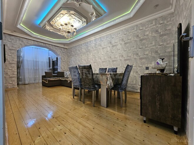 Продаётся 4-комн. вторичка 100 м², photo 1 from 26