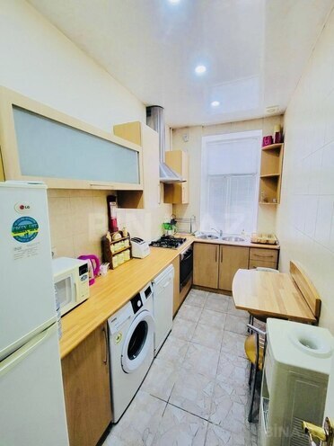 Satılır 2 otaqlı köhnə tikili 60 m², Sahil m., photo 7 from 14