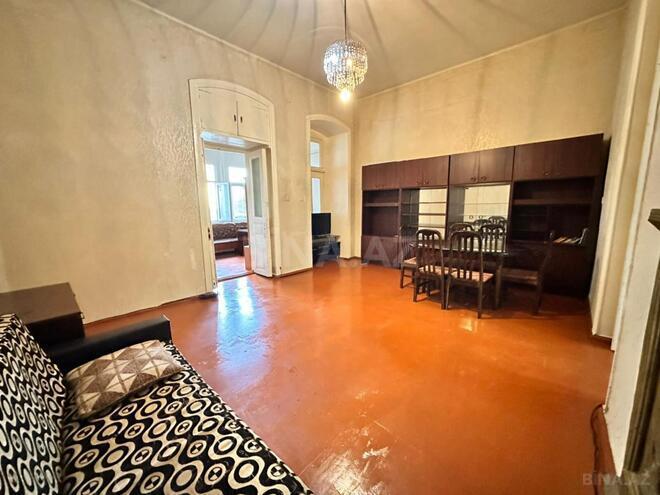 İcarəyə verilir 2 otaqlı köhnə tikili 70 m², Nizami m., photo 1 from 9