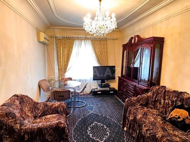 İcarəyə verilir 4 otaqlı köhnə tikili 80 m², Yeni Yasamal q., photo 1 from 19
