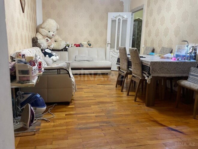 Продаётся 2-комн. вторичка 42 м², м. Кара Караев, photo 3 from 16