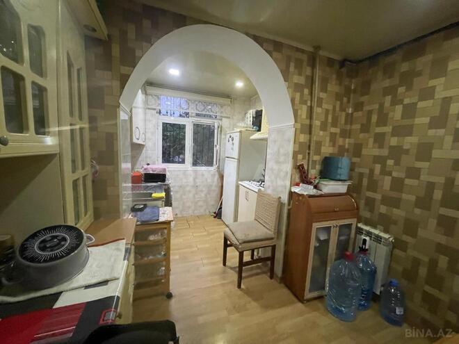 Продаётся 2-комн. вторичка 42 м², м. Кара Караев, photo 10 from 16
