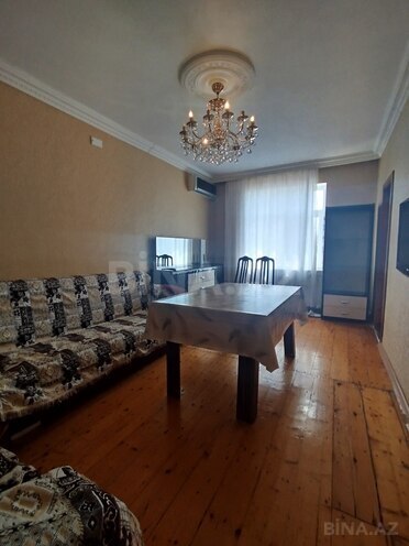 Продаётся 2-комн. вторичка 62 м², м. Ази Асланов, photo 4 from 17