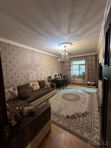 Продаётся 4-комн. вторичка 70 м², м. Ази Асланов, photo 1 from 9