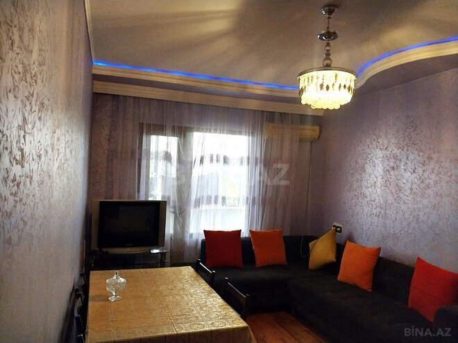 Сдаётся 2-комн. вторичка 68 м², м. Нефтчиляр, photo 3 from 15