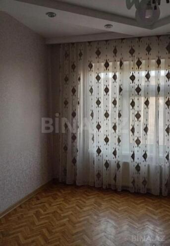 Продаётся 4-комн. вторичка 105 м², photo 1 from 10